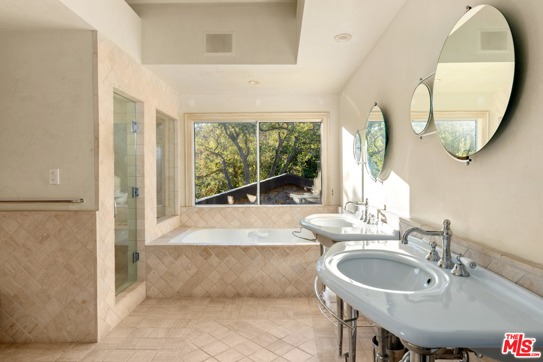 6208 Delaplane Road Malibu, CA 90265 - Photo 18 of 39