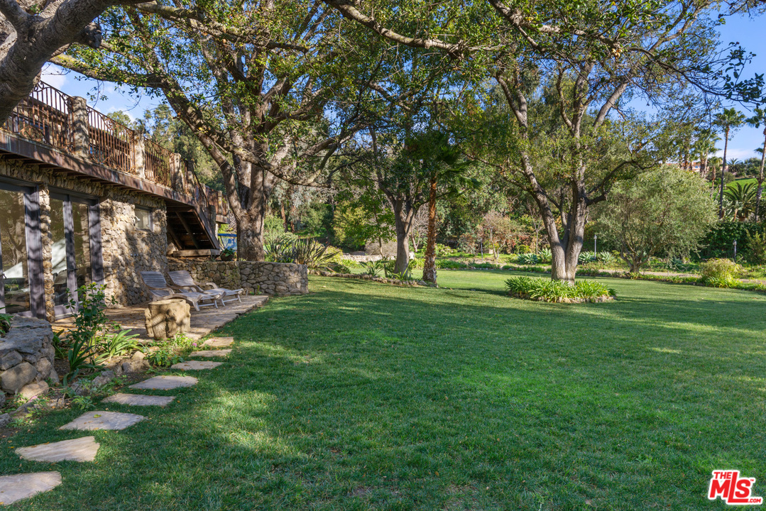 6208 Delaplane Road Malibu, CA 90265 - Photo 32 of 39