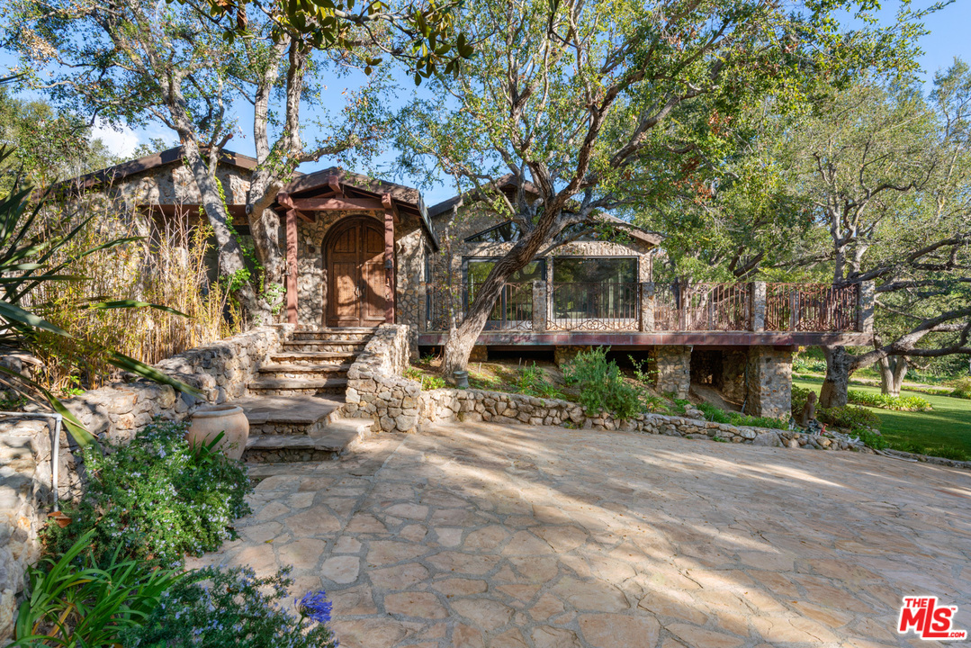 6208 Delaplane Road Malibu, CA 90265 - Photo 5 of 39