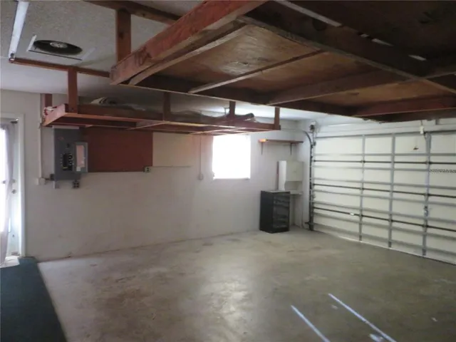 a view of a garage