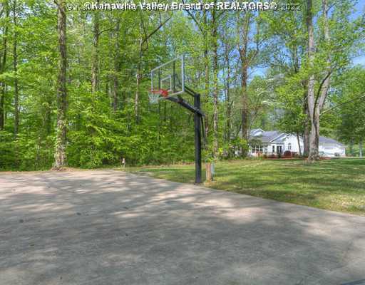 1320 Strawberry Road St. Albans, WV 25177 - Photo 15 of 16 Yard/Garden.