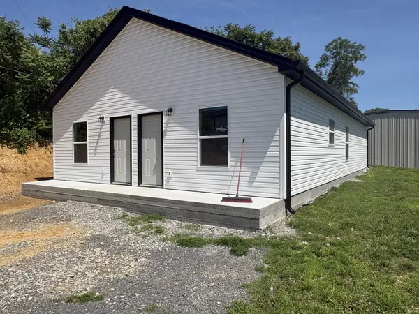 $349,900 | 111 2nd Avenue East, Carthage, TN 37030