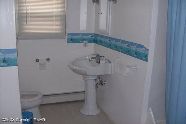2046 Tanite Road Stroudsburg, PA 18360 - Photo 13 of 16 Main Bath