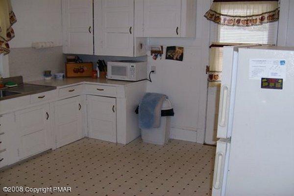 2046 Tanite Road Stroudsburg, PA 18360 - Photo 3 of 16 Kitchen View 2