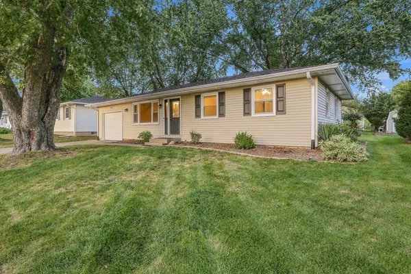 $289,900 | 107 North 9th Street, Eldridge, IA 52748
