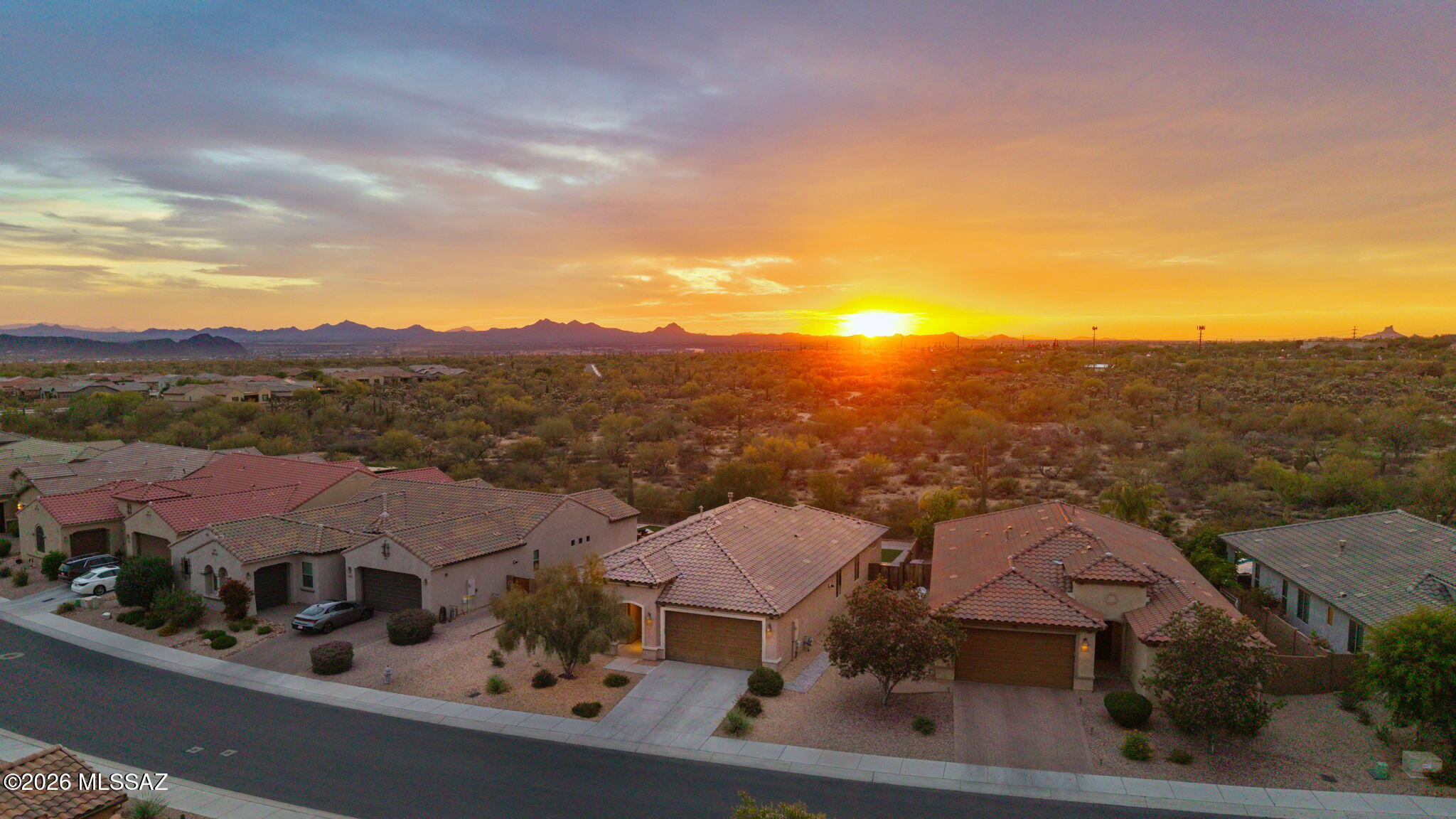 11899 North Raphael Way Tucson, AZ 85742 - Photo 32 of 36