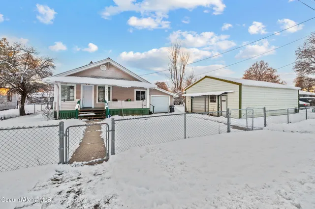 $349,950 | 212 East Lincoln Avenue, Priest River, ID 83856