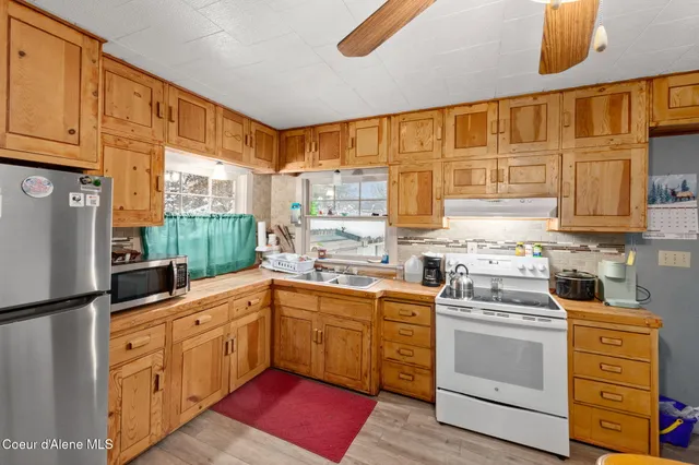 $349,950 | 212 East Lincoln Avenue, Priest River, ID 83856