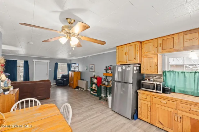 $349,950 | 212 East Lincoln Avenue, Priest River, ID 83856