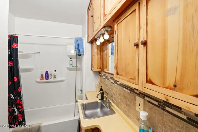 $349,950 | 212 East Lincoln Avenue, Priest River, ID 83856