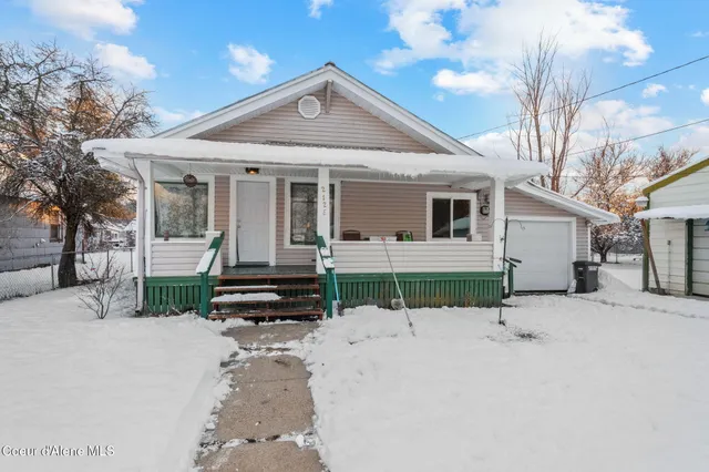 $349,950 | 212 East Lincoln Avenue, Priest River, ID 83856