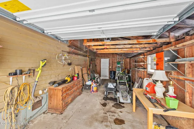 $349,950 | 212 East Lincoln Avenue, Priest River, ID 83856