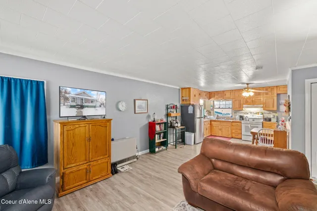 $349,950 | 212 East Lincoln Avenue, Priest River, ID 83856