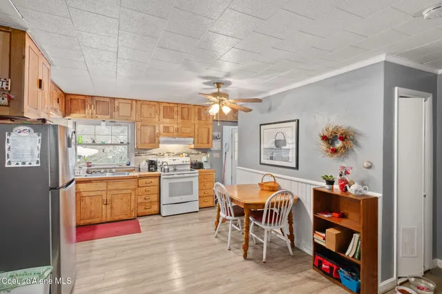 $349,950 | 212 East Lincoln Avenue, Priest River, ID 83856