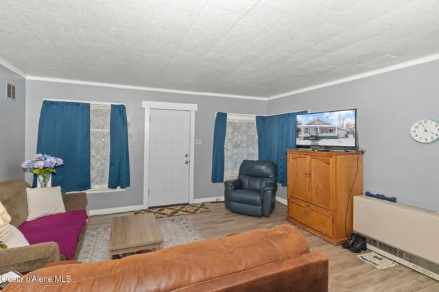 $349,950 | 212 East Lincoln Avenue, Priest River, ID 83856