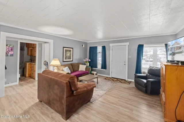 $349,950 | 212 East Lincoln Avenue, Priest River, ID 83856