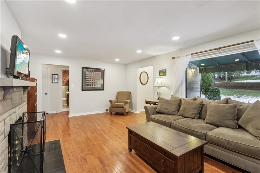 47 Churchill Road Pittsburgh, PA 15235 - Photo 7 of 31 Gallery Image 7
