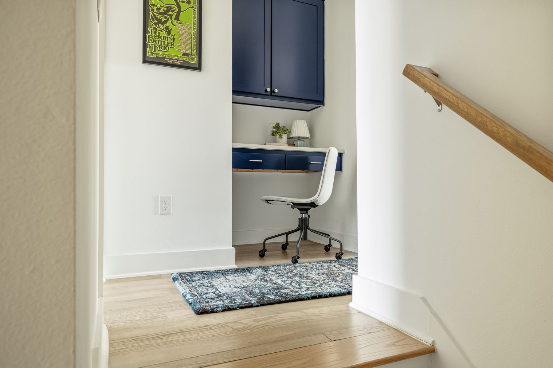 4507 Unity Circle Austin, TX 78731 - Photo 22 of 39 a room with a sink and a mirror
