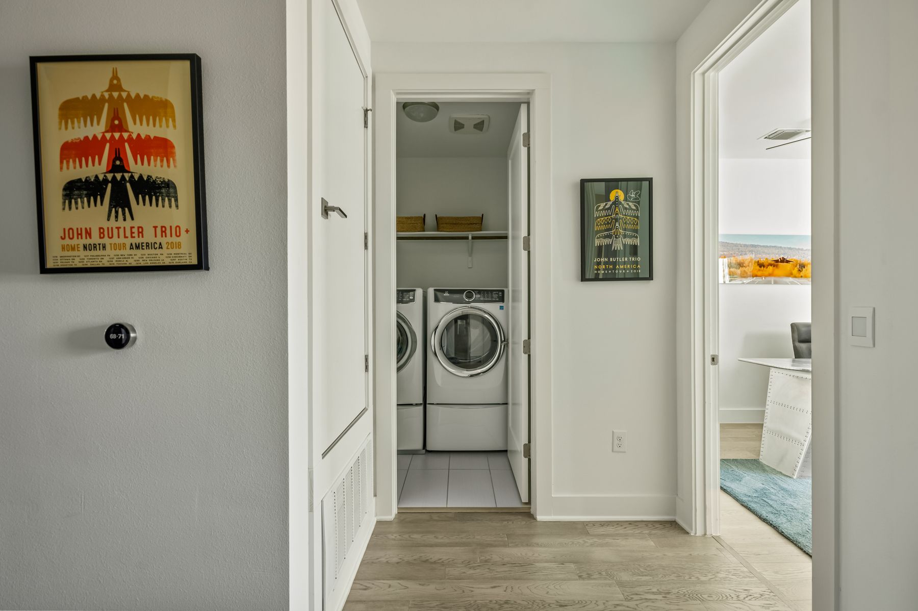 4507 Unity Circle Austin, TX 78731 - Photo 31 of 39 a hallway with painting of the house
