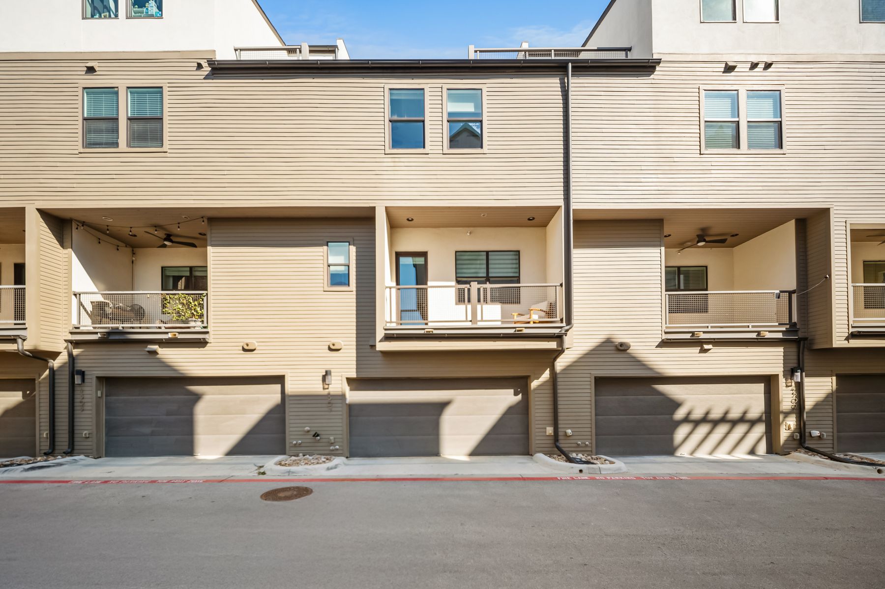 4507 Unity Circle Austin, TX 78731 - Photo 34 of 39 front view of multiple house