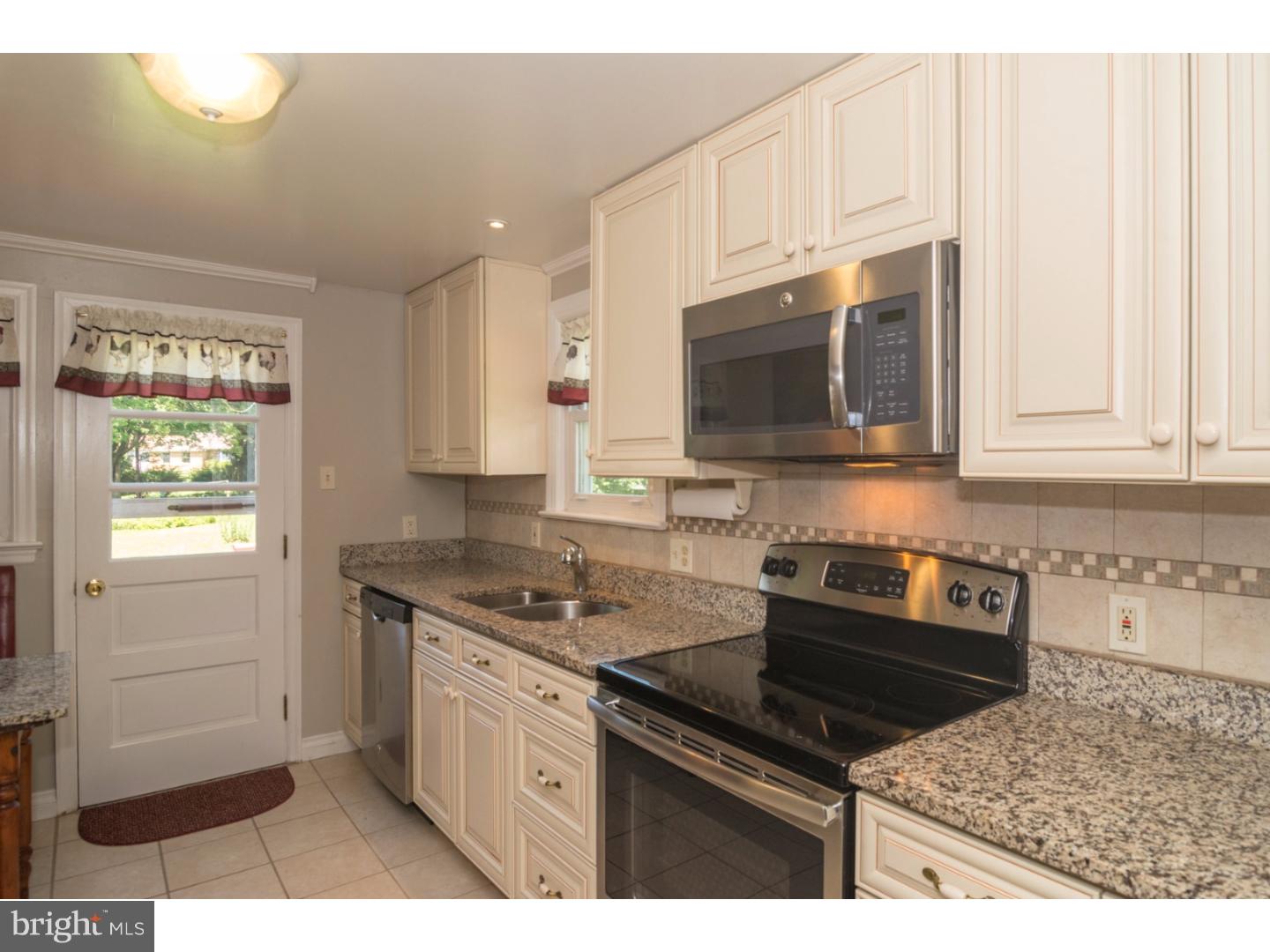 839 Juniper Road Hellertown, PA 18055 - Photo 5 of 19 Gallery Image 5