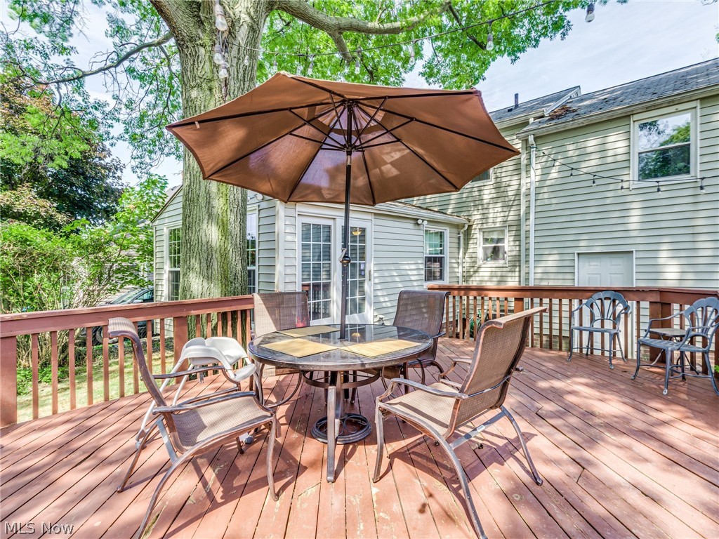 1380 Irene Road Cleveland, OH 44124 - Photo 4 of 21