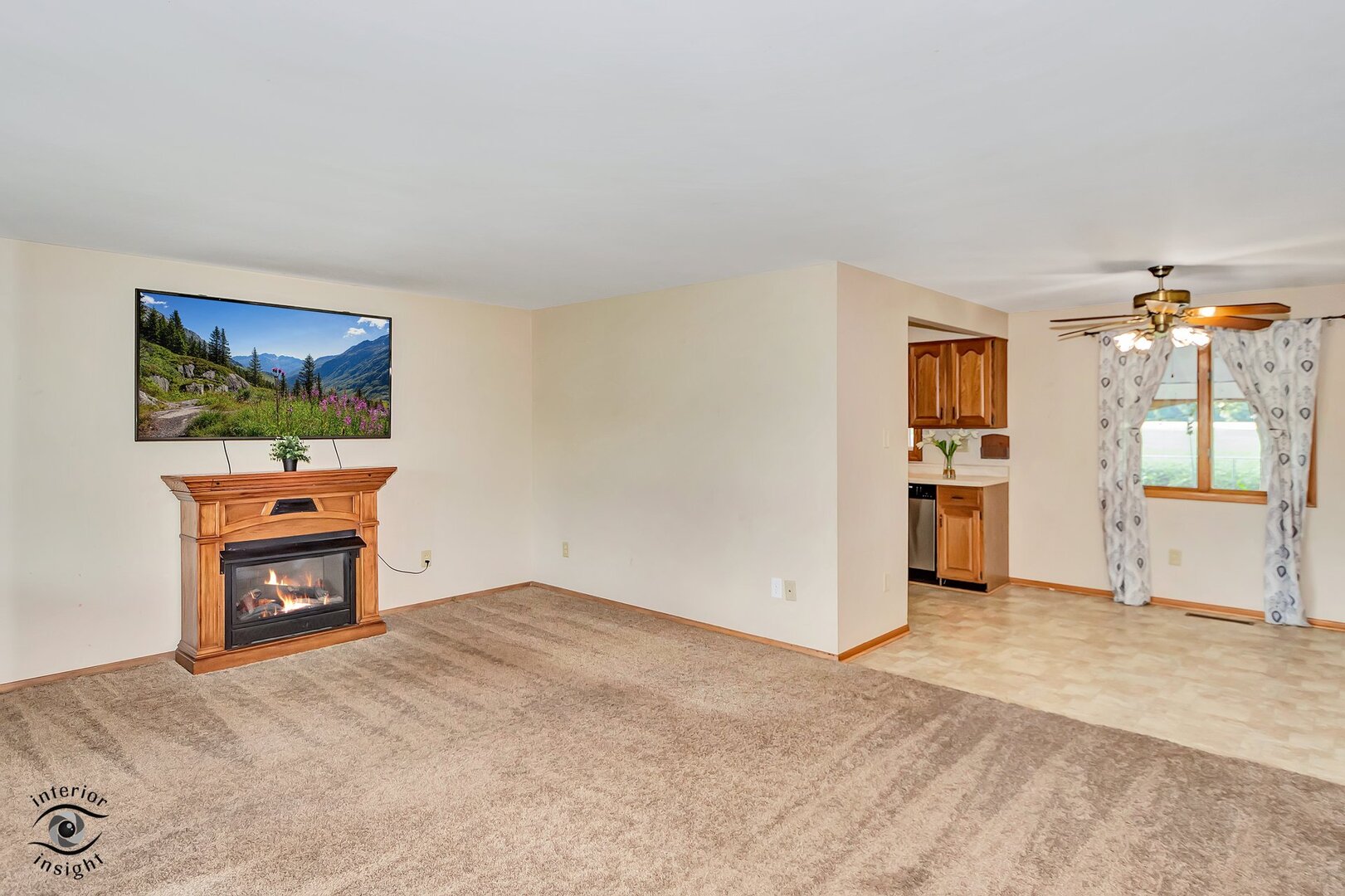 2434 North 7000 Road West Bonfield, IL 60913 - Photo 11 of 36 a view of a livingroom with a furniture