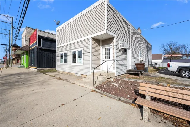 $300,000 | 165 South Main Street, Burlington, IL 60109