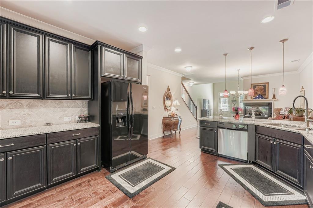 7875 Pierpoint Lane Alpharetta, GA 30005 - Photo 4 of 32