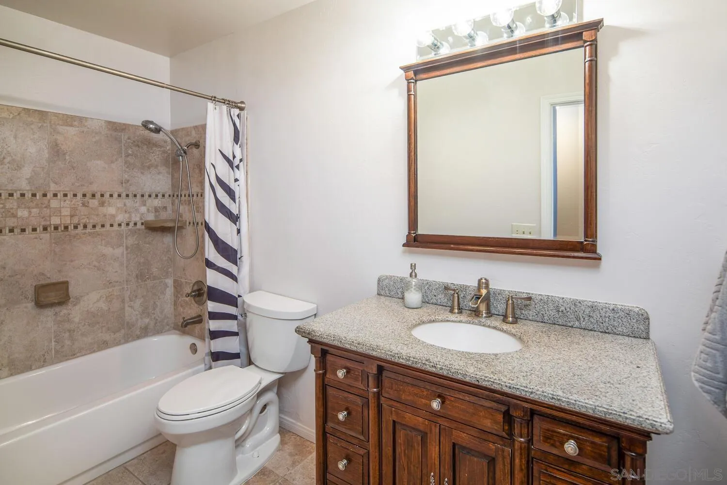 18435 Chablis Road Ramona, CA 92065 - Photo 24 of 49 Gallery Image 24