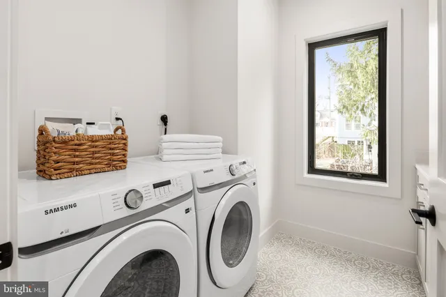 $2,295,000 | 6238 22nd Street North, Arlington, VA 22205