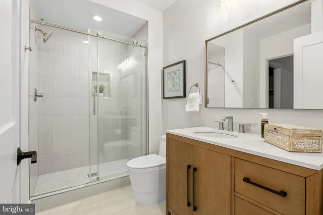 $2,295,000 | 6238 22nd Street North, Arlington, VA 22205