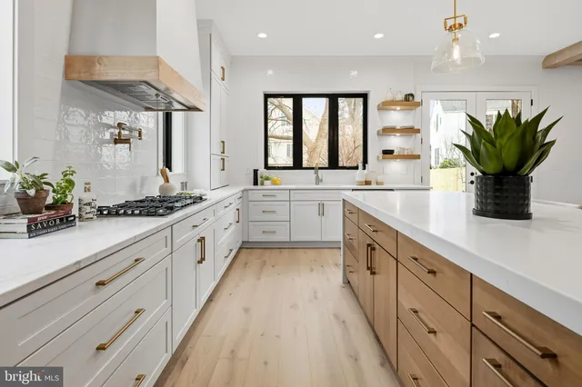 $2,295,000 | 6238 22nd Street North, Arlington, VA 22205