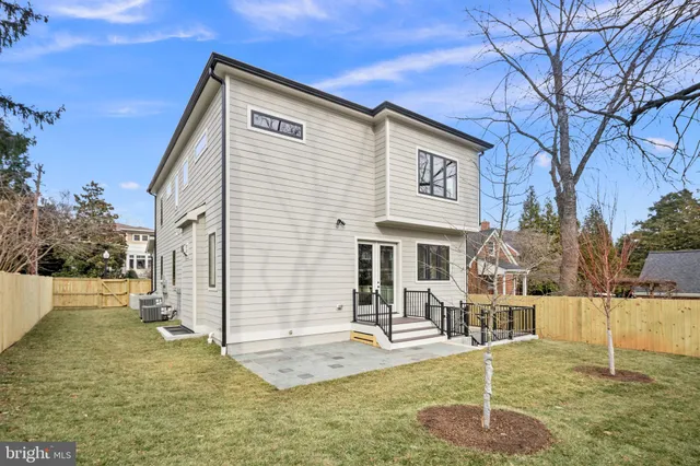 $2,295,000 | 6238 22nd Street North, Arlington, VA 22205