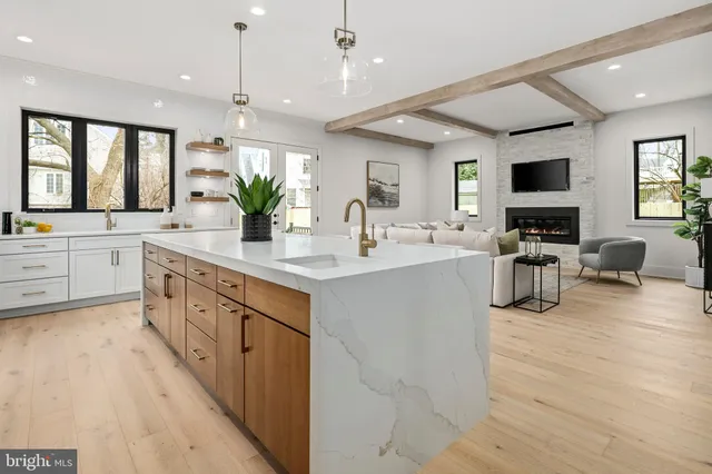 $2,295,000 | 6238 22nd Street North, Arlington, VA 22205