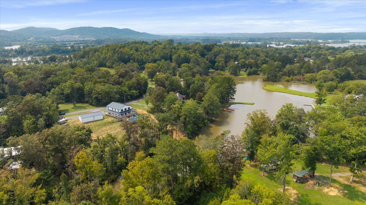 132 Hiwassee Drive Decatur, TN 37322 - Photo 51 of 63 51-DJI_20250906012856_0920_D