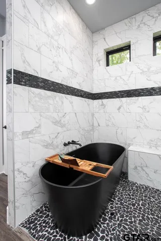 $1,100,000 | 24186 Fm 1995, Lindale, TX 75771