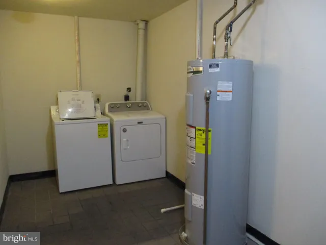 $2,800 | 2028 6th Street South, Arlington, VA 22204