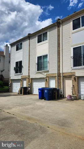 $2,800 | 2028 6th Street South, Arlington, VA 22204