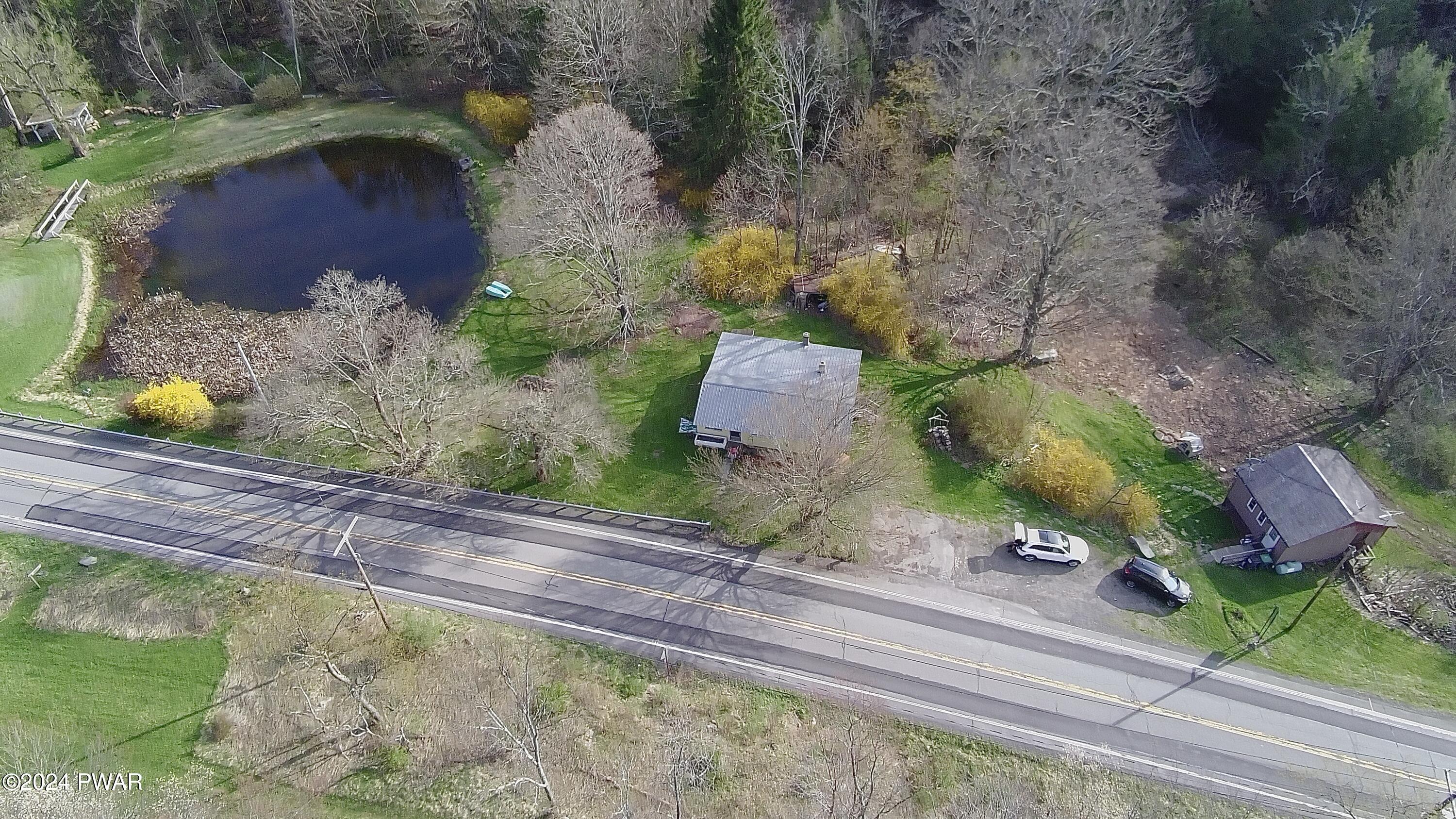 305 East Sterling Road Newfoundland, PA 18445 - Photo 1 of 40