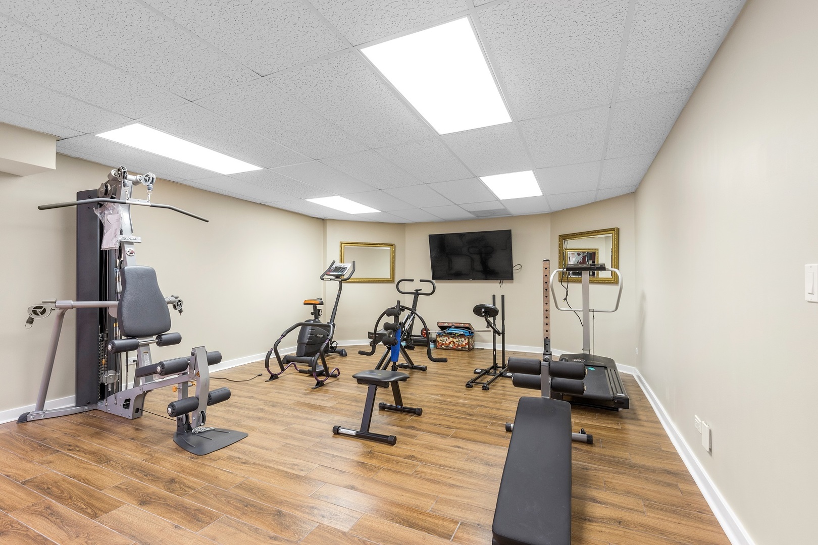 238 Linden Road Northbrook, IL 60062 - Photo 35 of 51 a view of a room with gym equipment