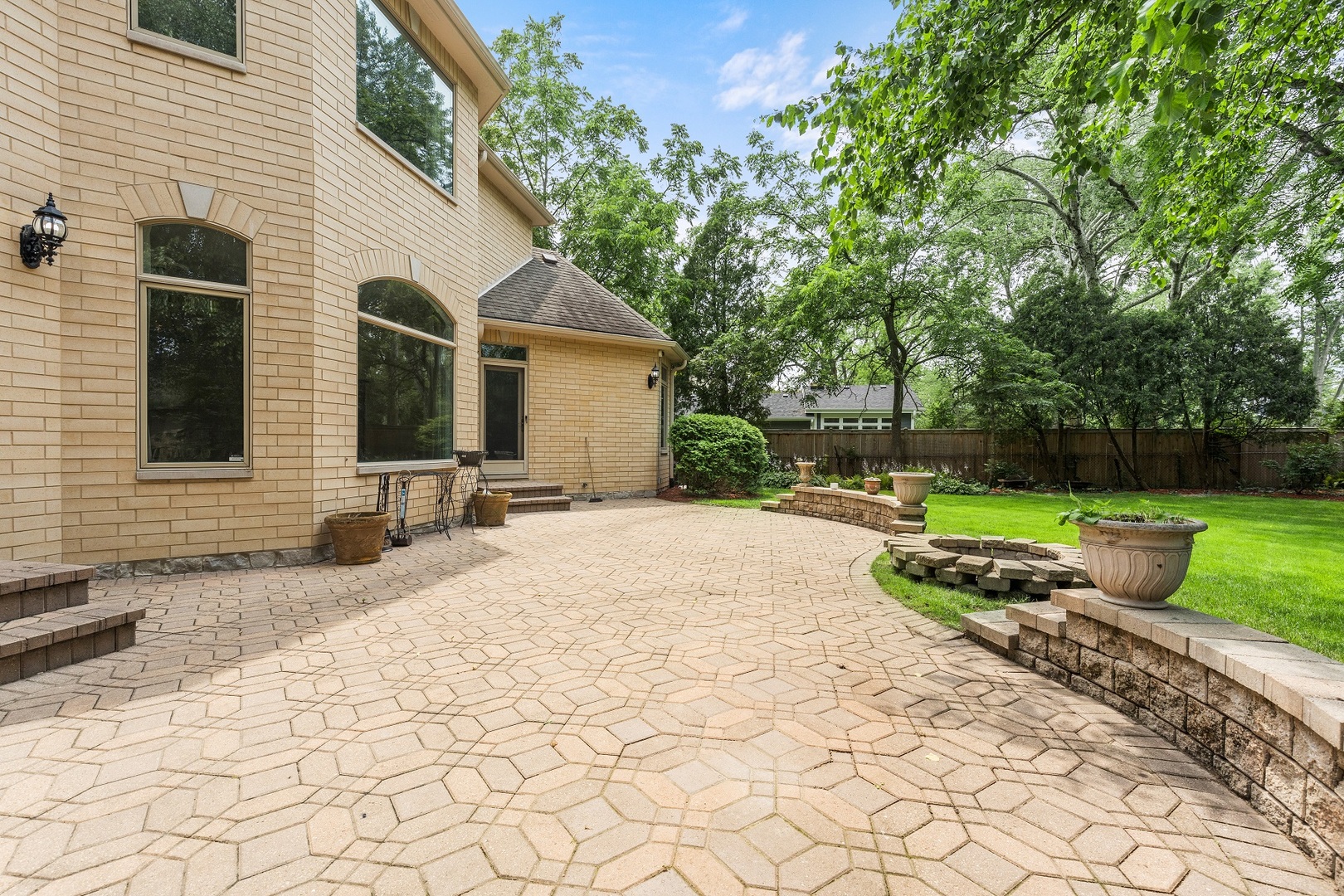 238 Linden Road Northbrook, IL 60062 - Photo 48 of 51 a front view of a house with a yard