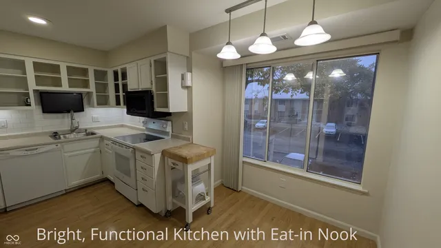 $204,900 | 586 Hunters Drive, Unit D, Carmel, IN 46032