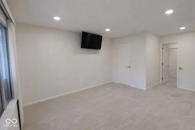 $204,900 | 586 Hunters Drive, Unit D, Carmel, IN 46032