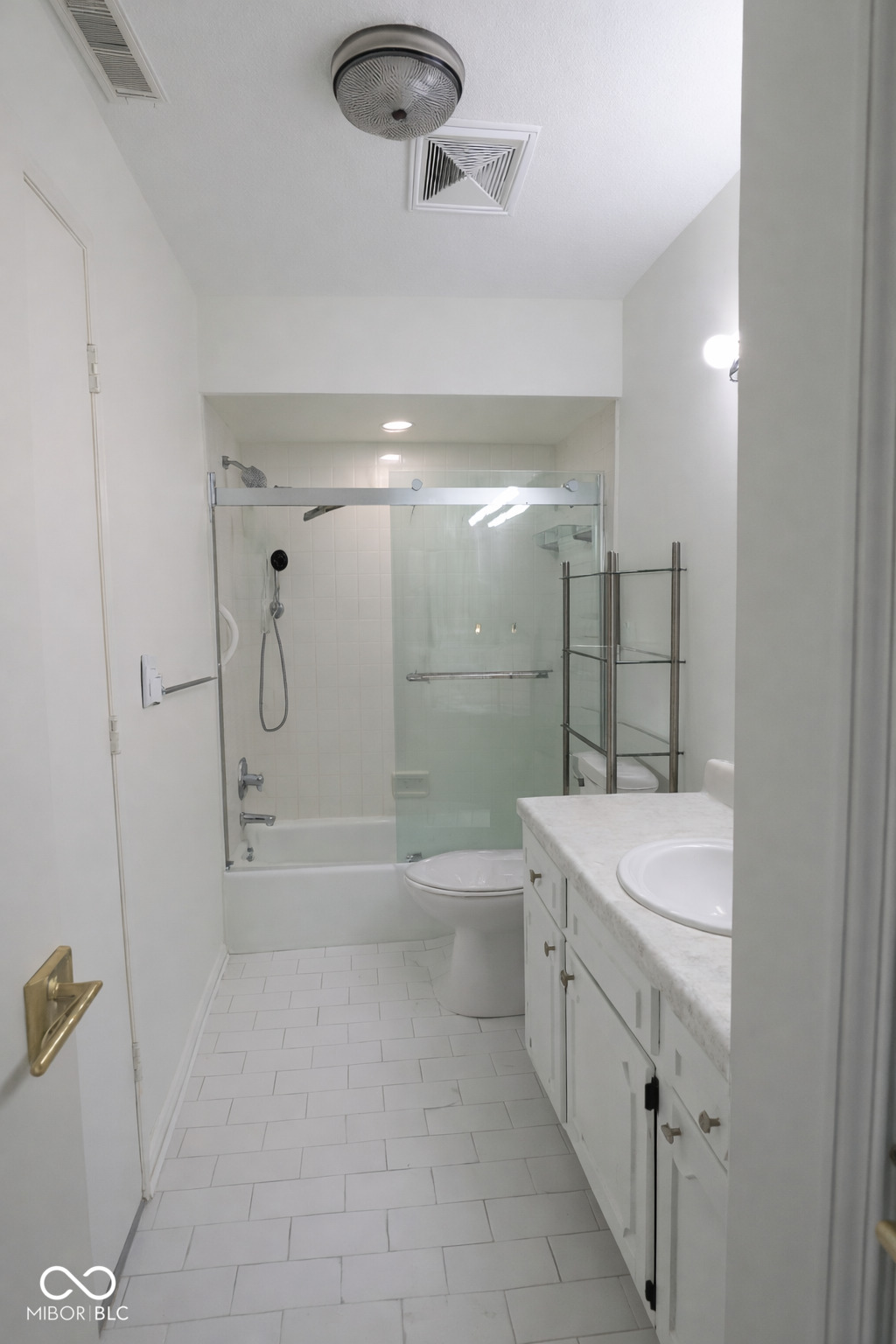 586 Hunters Drive, Unit D Carmel, IN 46032 - Photo 10 of 20