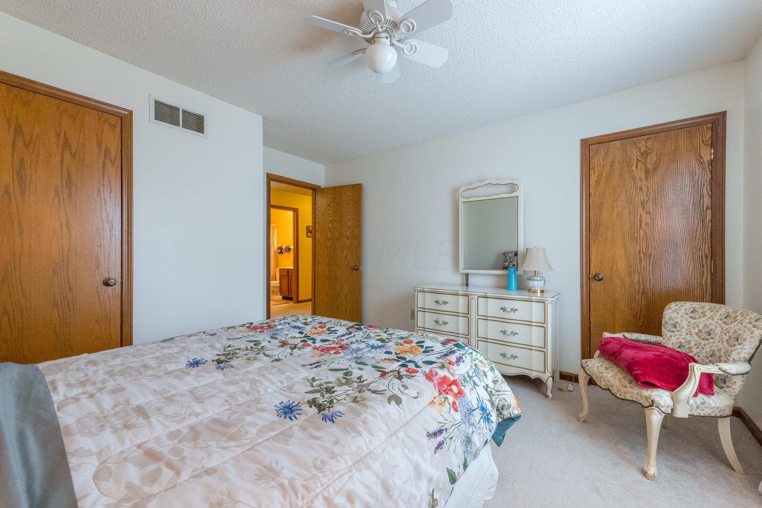 664 Ridenour Road Columbus, OH 43230 - Photo 55 of 77 052P1703879