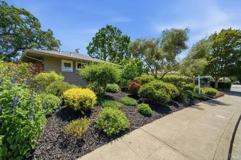 $1,495,000 | 2418 Grahn Drive, Santa Rosa, CA 95404