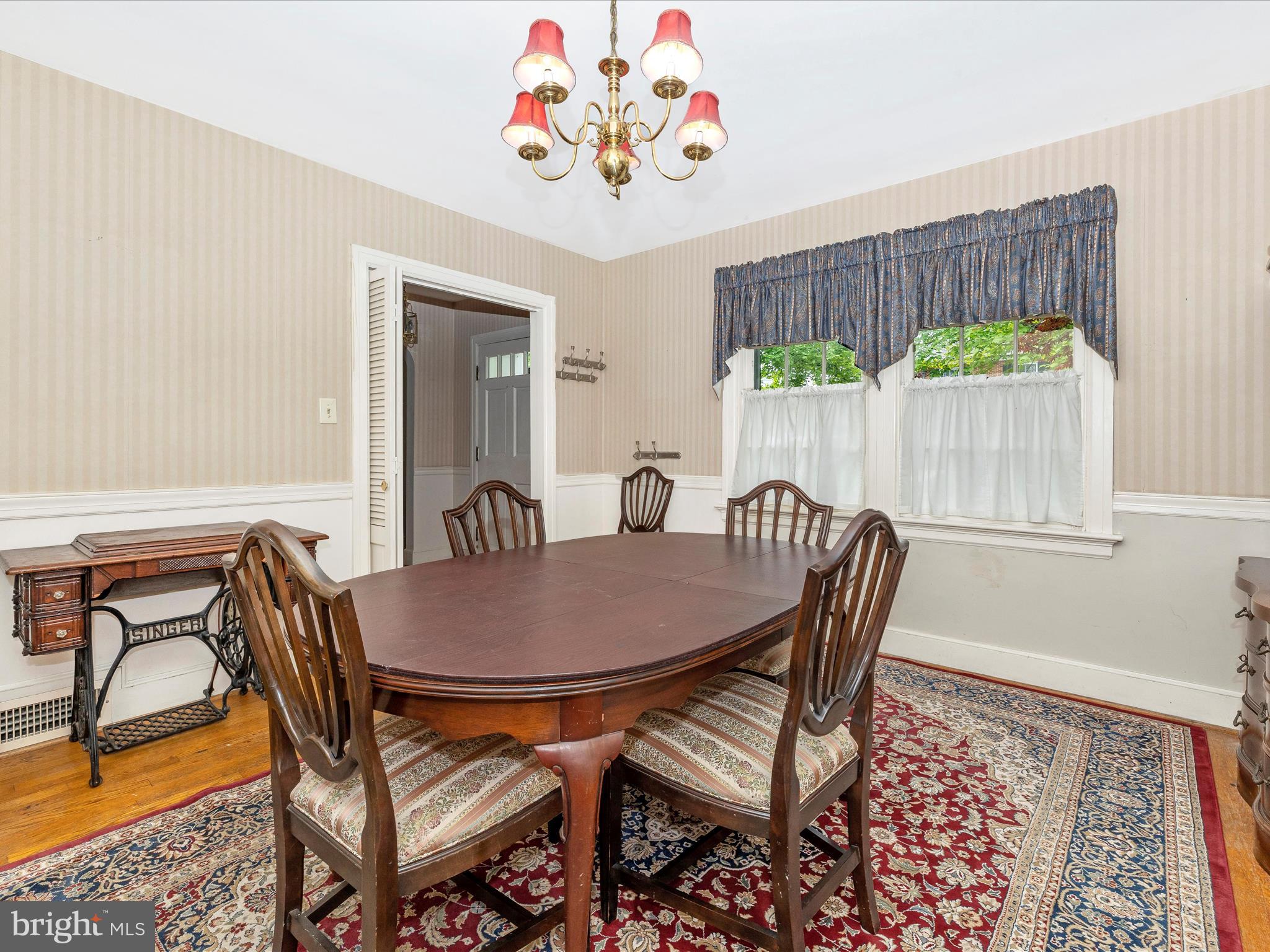 307 Magnolia Avenue Frederick, MD 21701 - Photo 11 of 45 Dining Room