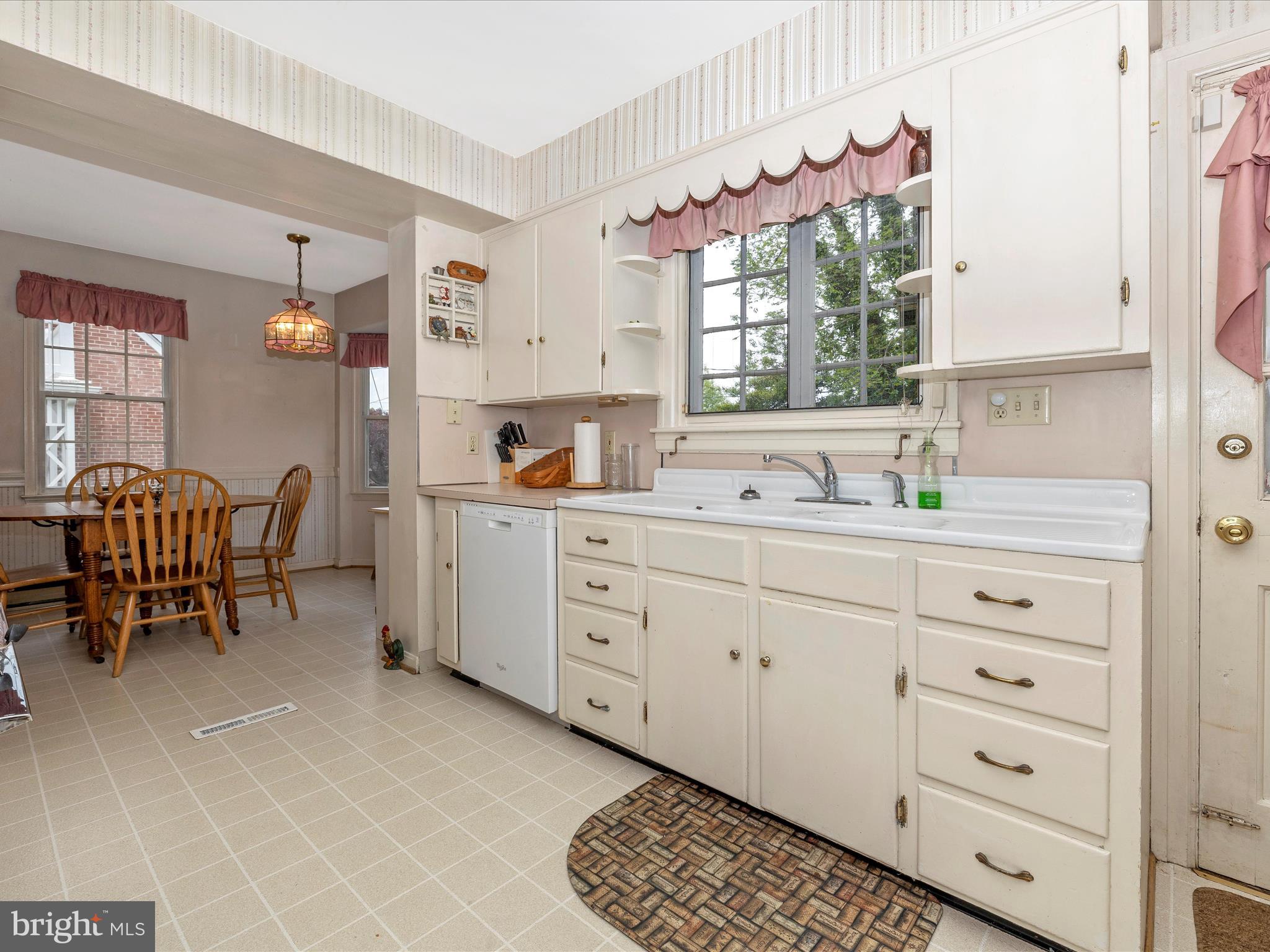 307 Magnolia Avenue Frederick, MD 21701 - Photo 12 of 45 Kitchen