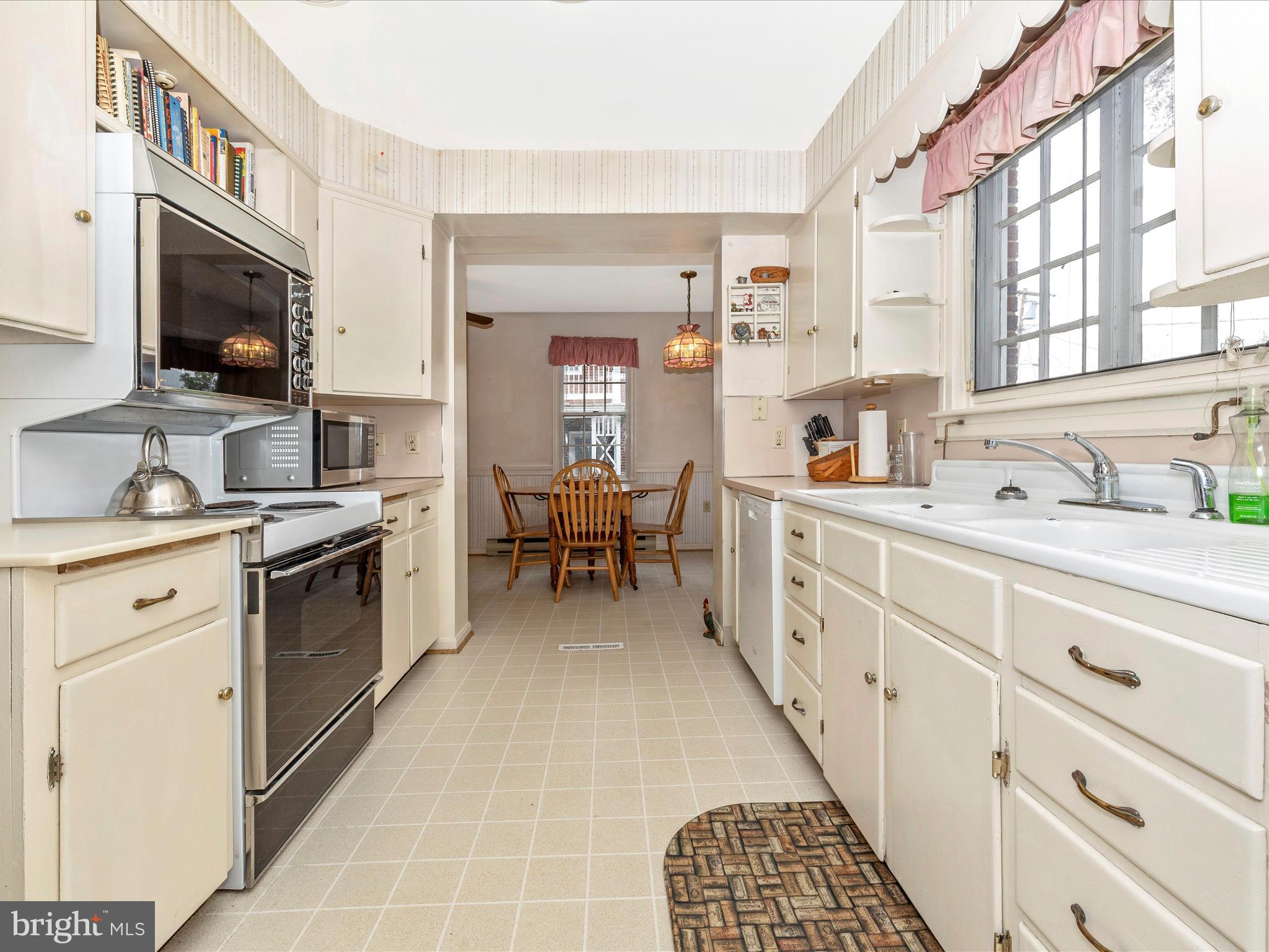 307 Magnolia Avenue Frederick, MD 21701 - Photo 13 of 45 Kitchen